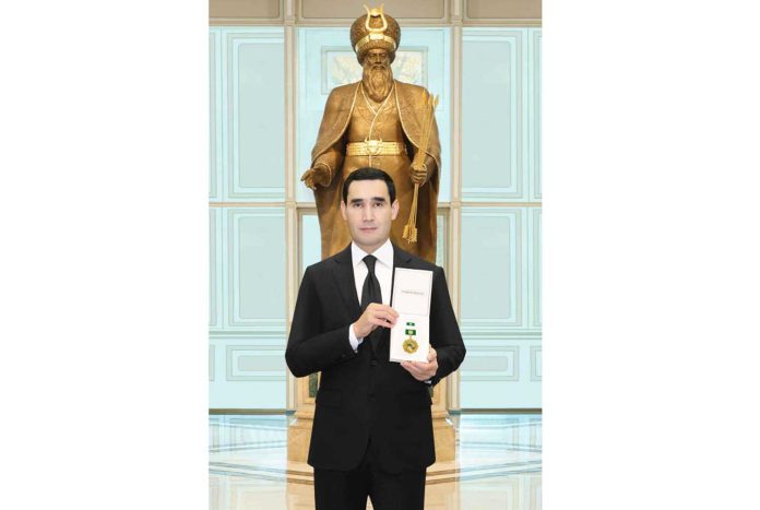 serdar-berdimuhamedov-medal-2509-002