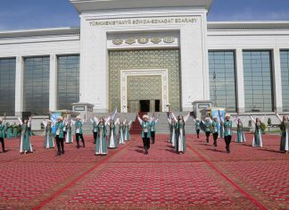 В Ашхабаде открылась международная выставка, объединяющая экспертов в сфере здравоохранения, образования и спорта