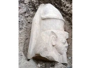 Ramzes II heýkelleri tapyldy