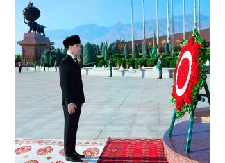 Türkmenistanyň Prezidenti Serdar Berdimuhamedow Hatyra güni mynasybetli çärä gatnaşdy