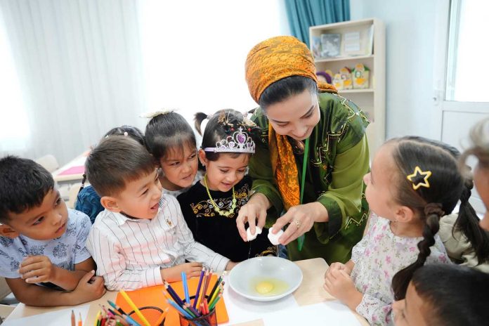 unicef-mekdebe-cenli-cagalar
