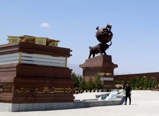 Aşgabat: agyr synaglardan beýik ösüşlere tarap